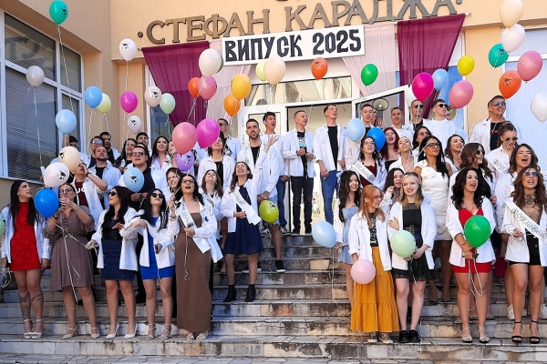 6E64ADCA4-DEF9-4763-D147-88C1DE7360B9.jpg